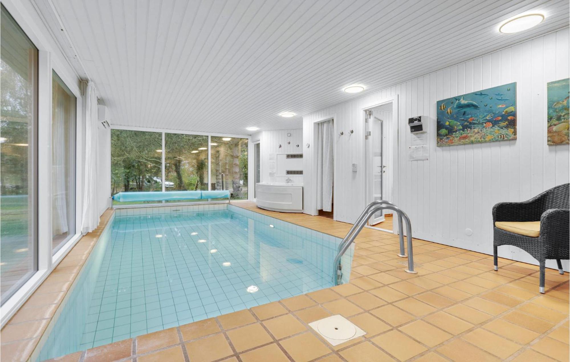 Awesome Home In Ebeltoft With Indoor Swimming Pool エクステリア 写真