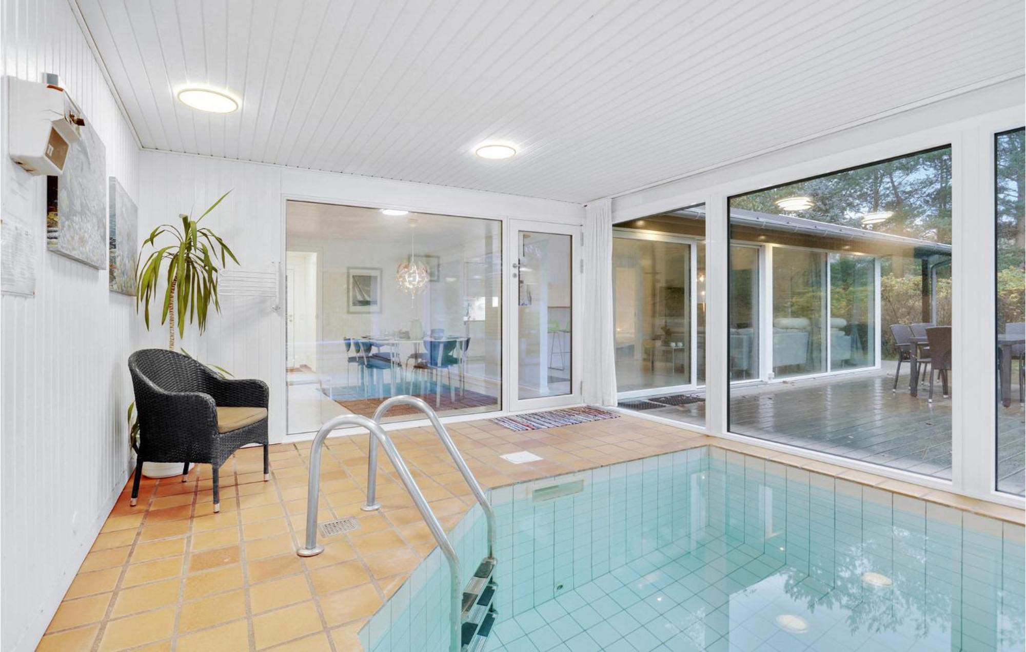 Awesome Home In Ebeltoft With Indoor Swimming Pool エクステリア 写真